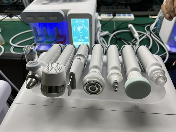 Hydrogen-Oxygen Facial Machine – A 7 in 1 Multifunctional Hydra Face Care Device for Skin Moisturizing - Image 2
